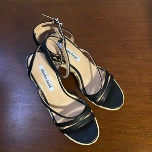 NWOT Charles David Rylee Sandals-ankle strap Platform 0.39-Heel 4.17- approx
